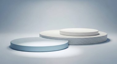 Beyaz arka planda zarif podyumlar. Ürünleri sergilemek için mükemmel. Bu minimalist tasarım her sunum için temiz ve modern bir estetik sağlar..
