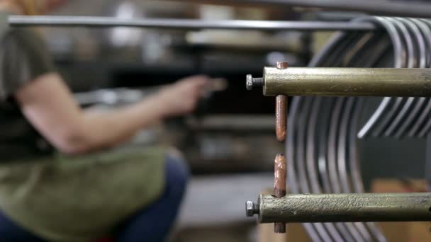 Work makes steel detail of on the machine — Stock Video