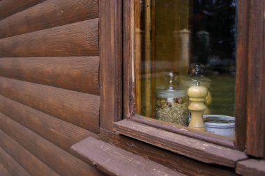 Hububat Cam Kavanoz pencere yansıması