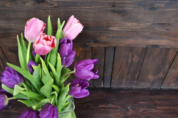 Красочные весенние тюльпаны — стоковое фото