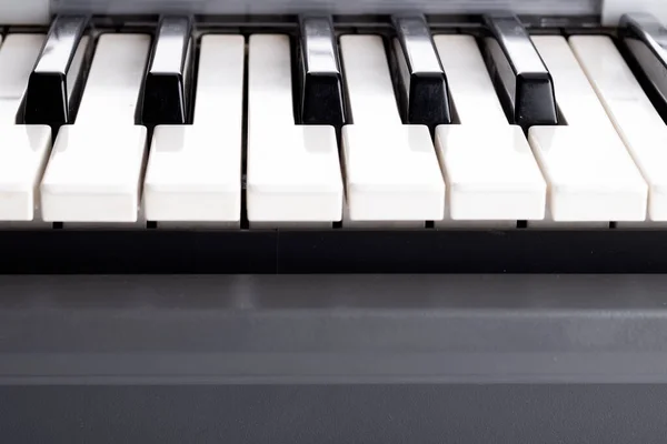 Крупный План Электронной Клавиатуры Фортепиано Клавиатурный Инструмент — стоковое фото
