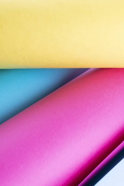 Soyut bulanık arkaplan gökkuşağı renkleri, sarı mavi çizgiler