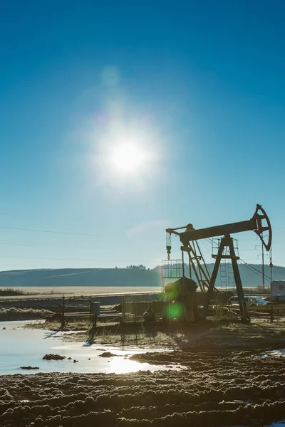Olja pump rigg energi industrimaskin för petroleum — Stockfoto