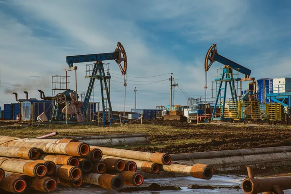 Olja pump rigg energi industrimaskin för petroleum — Stockfoto
