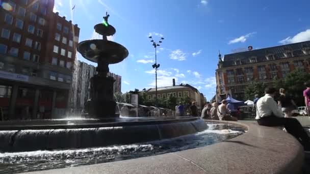 Fontaine de la ville sur la place du marché — Video