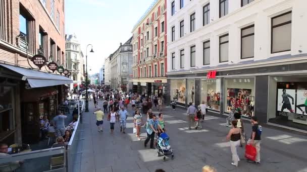 Pedestrian Street With Crowd of People Top View — Stock Video