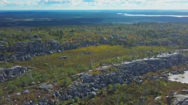 ロシア、カレリアの神秘的なVottovaara山の空中ビュー. — ストック動画
