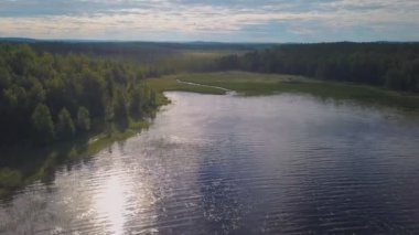 Rusya, Karelia 'daki göl kıyısının havadan görünüşü.