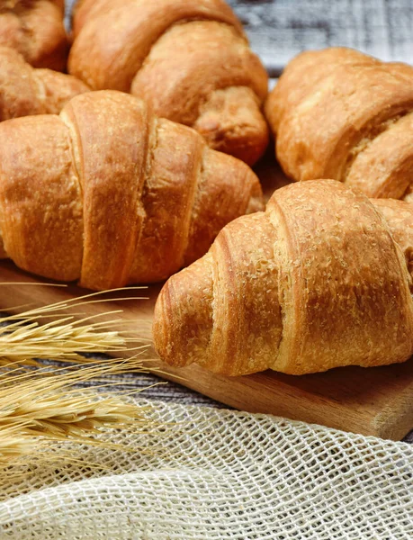 Breakfast Croissant Chocolate Croissant Croissant Chocolate Filling Sliced Croissant Delicious — Stock Photo, Image