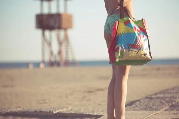 Acessório de praia.Ir para as férias na praia de areia. Verão praia moda estilo starter kit — Fotografia de Stock