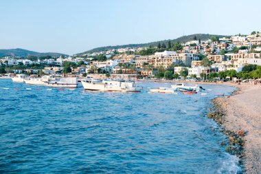 Bodrum Türkiye 'de popüler bir sahil beldesidir..