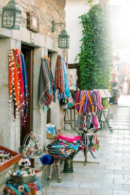 Bodrum, Türkiye 'de sokak pazarı, hediyelik eşya, alışveriş.