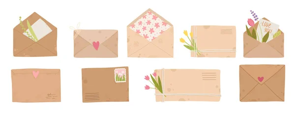 Cartas, cartões e envelopes. Cartão postal, correio de papel com carimbo postal, selagem de cera e selo postal, nota e envelope artesanal aberto, conjunto vetorial. Ilustração carta carta envelope papel —  Vetores de Stock