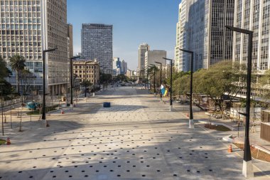 Sao Paulo, Brezilya, Eylül 06, 2020: yenilenen Anhangabau Vadisi manzarası. Sao Paulo 'da ünlü bir yer.