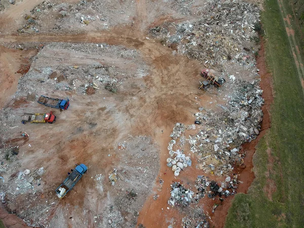 Vue Aérienne Réalisée Par Drone Camions Déchargeant Des Débris Décharge — Photo