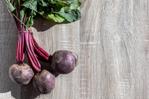 Fresh Organic Beets Wooden Table Brazil — Stock Photo, Image