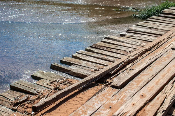 サンパウロ州の川に架かる木製の橋 — ストック写真