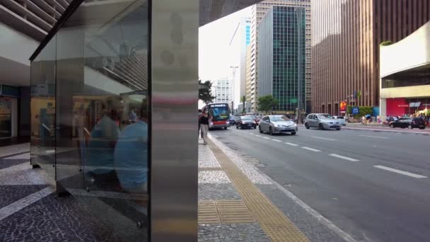 Sao Paulo Brazil January 2021 Passengers Board Bus Paulista Avenue — Stockvideo