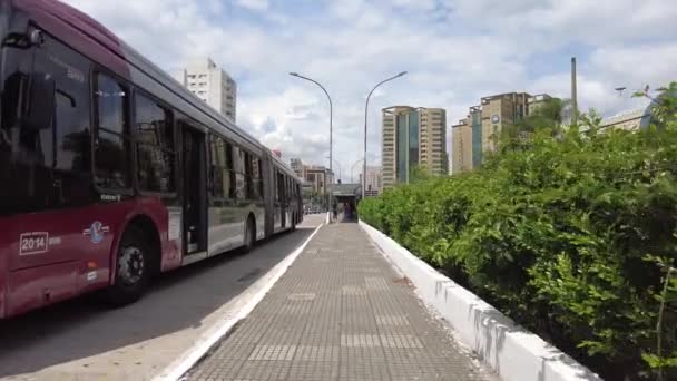 Sao Paulo Brazil January 2021 Movement Passengers Vehicles Parada Onibus — Stockvideo