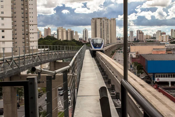 Sao Paulo Brazylia Stycznia 2016 Pociąg Lekkiego Pojazdu Szynach System — Zdjęcie stockowe