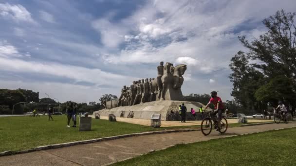 Sao Paulo Brezilya Ocak 2021 Meydanda Bisikletçilerin Yayaların Sporcuların Turistlerin — Stok video
