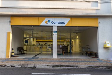 Marilia, Sao Paulo, Brezilya, 30 Ekim 2020. Marilia, Sao Paulo Eyaleti, Brezilya 'daki Correios Şirketi' nin giriş ve ön cephesi.