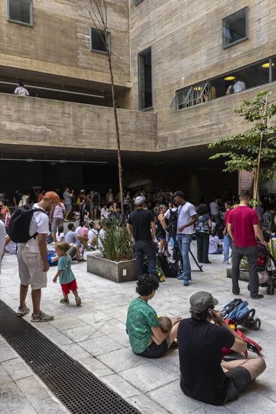 Sao Paulo Brasil Enero 2014 Movimiento Visitantes Espacio Abierto Del — Foto de Stock