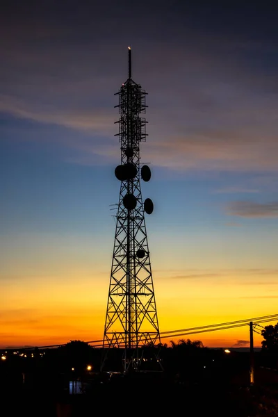 Silhueta Uma Antena Telecomunicações Brasil Durante Pôr Sol — Fotografia de Stock