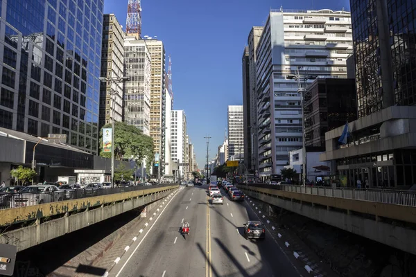 Sao Paulo Brazylia Czerwca 2014 Ruch Pojazdów Paulista Avenue Centralny — Zdjęcie stockowe