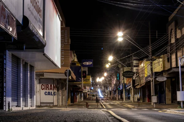 マリア サンパウロ ブラジル 2021年5月3日 マリリアのダウンタウンにある主要ショッピング街 サンルイス通りの閉店店舗の夜景 — ストック写真