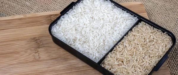 Riz Blanc Étuvé Riz Intégral Sur Fond Table Bois Taille — Photo