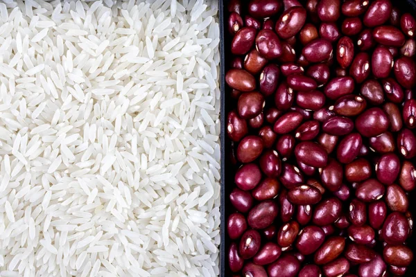 Arroz Branco Feijão Vermelho Mesa Madeira Brasil — Fotografia de Stock