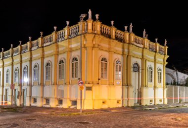 Amparo, SP, Brezilya. 30 Mart 2022. Amparo, Brezilya 'daki tarihi Bernardino de Campos Müzesi. Kahve patlaması döneminden kalma 19. yüzyıl eklektik bir bina, şimdi kültürel ve tarihi bir yapı..