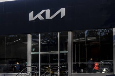 Sao Paulo, SP, Brezilya. 31 Temmuz 2025. Sao Paulo şehrindeki Kia bayilik cephesi markanın yeni görsel kimliğini gözler önüne seriyor..