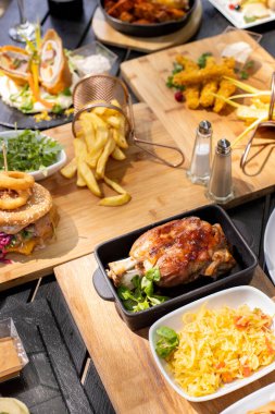 Kıtasal branç detayları, dışarıda, doğal ışık.