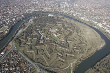 Bir vauban tarzı eski kale bir helikopter havadan görünümü 