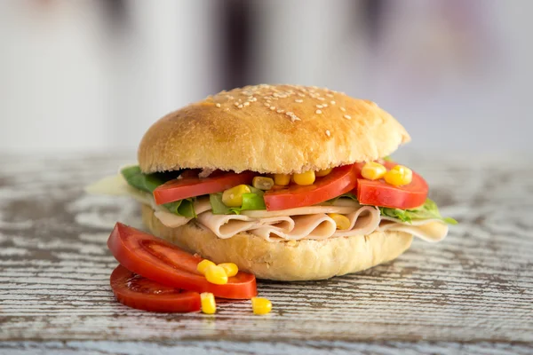 Sandwich mit Schinken und Käse — Stockfoto