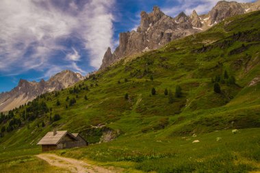 refuge drayeres,nevache,hautes alpes,france
