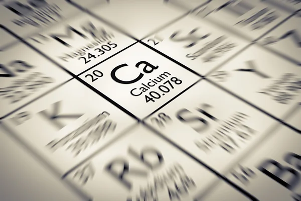 Fokus auf das chemische Element Calcium — Stockfoto