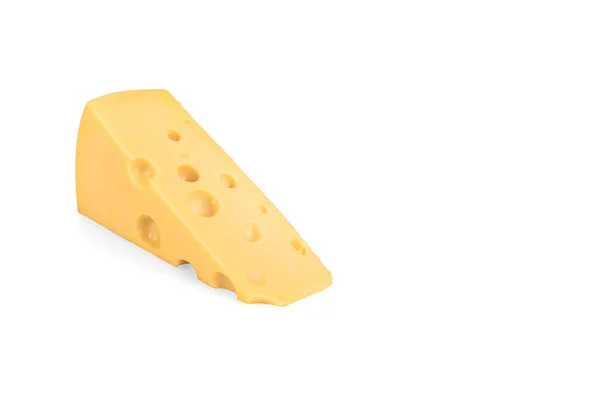マサダムチーズ 三角形のチーズに白い穴がある 白い背景に隔離されたチーズのピース 自然老化のオランダの半ハードチーズ — ストック写真