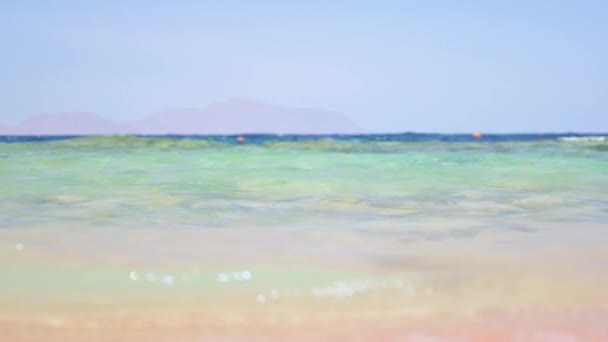 Meeresoberfläche Küstennähe Türkisblaue Meereskorallen Unter Wasser Wassertextur Wasser Mit Bokeh — Stockvideo