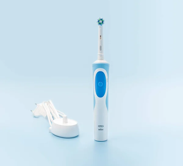 Russia Moscow July 2021 Braun Oral Toothbrush Rechargeable Electric Toothbrush — Stock Photo, Image