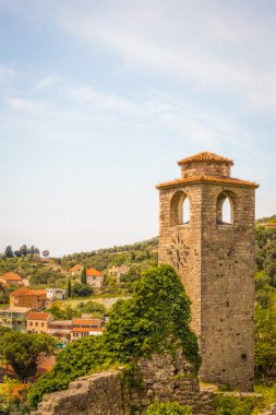 Akşam dağlarda Harabeleri.