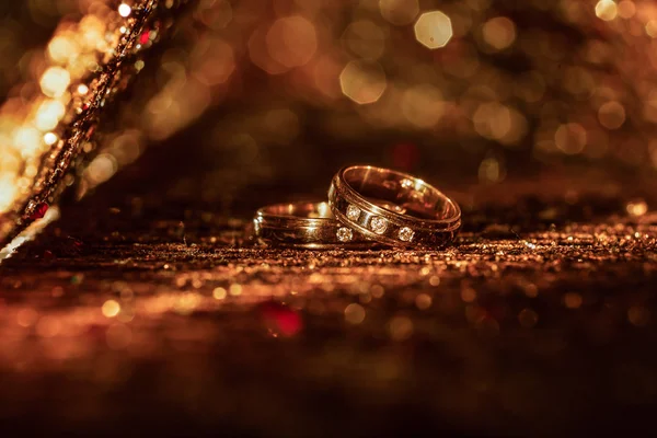 Alyans arka plan üzerinde