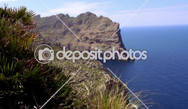 Mallorca cliff hat Akdeniz'in masmavi su ile