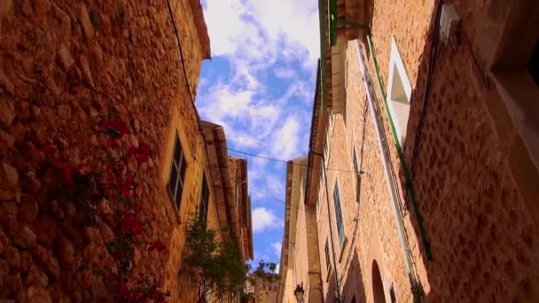 Escaliers de pierre dans un ancien petit village espagnol — Video