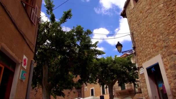 Романтическая маленькая испанская деревня — стоковое видео