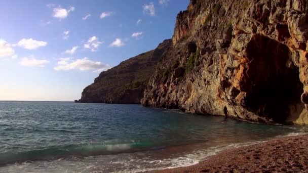 Maravilloso solitario bahía — Vídeo de stock