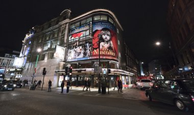 Les Sefiller müzikal Queens tiyatro Londra Londra - 22 Şubat 2016