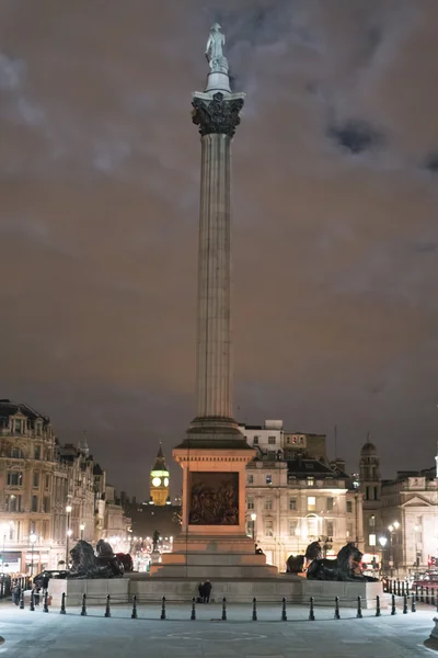 耶和华在伦敦特拉法加广场纳尔逊柱 — 图库照片